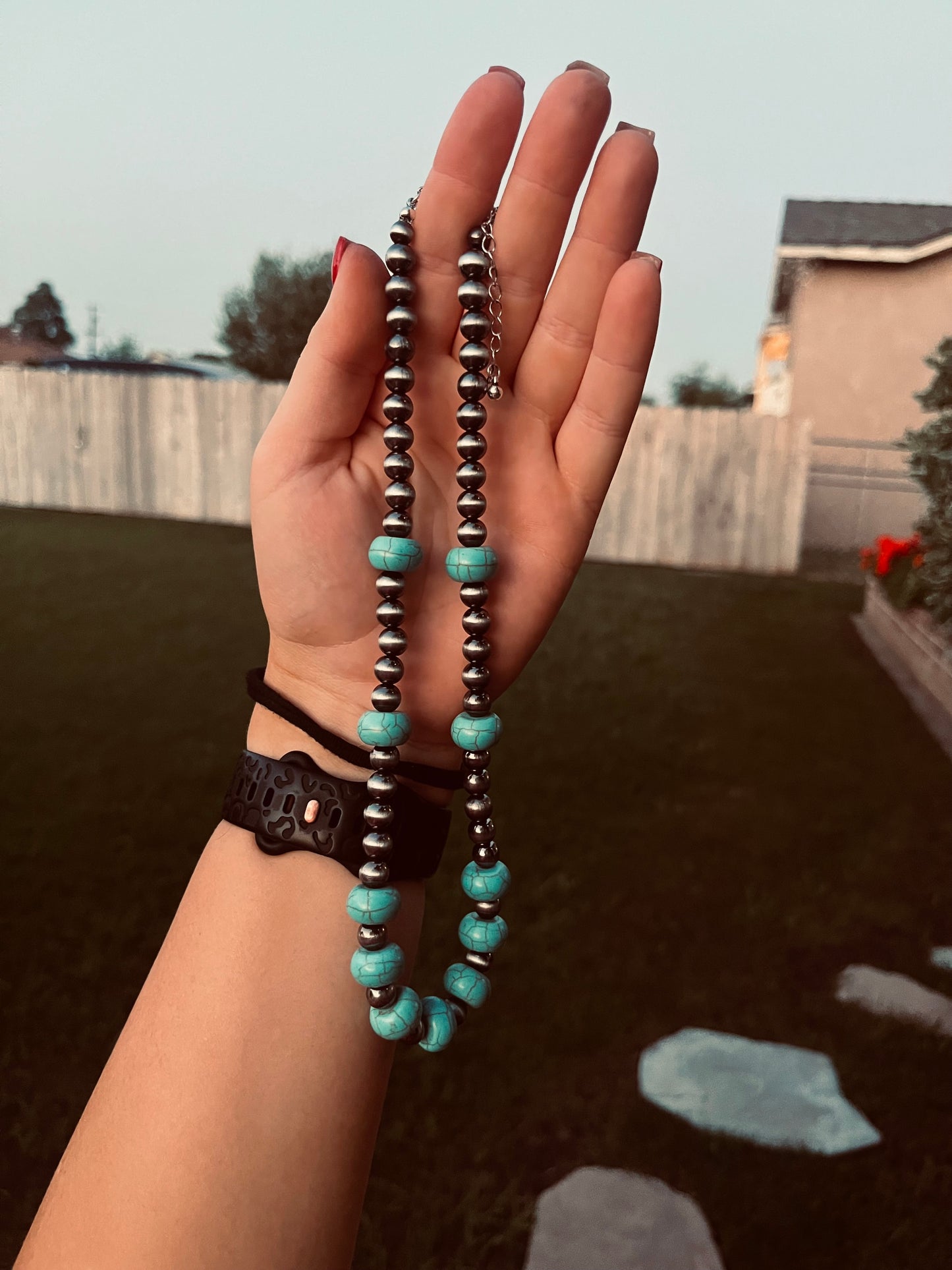 The chunky turquoise neckalce