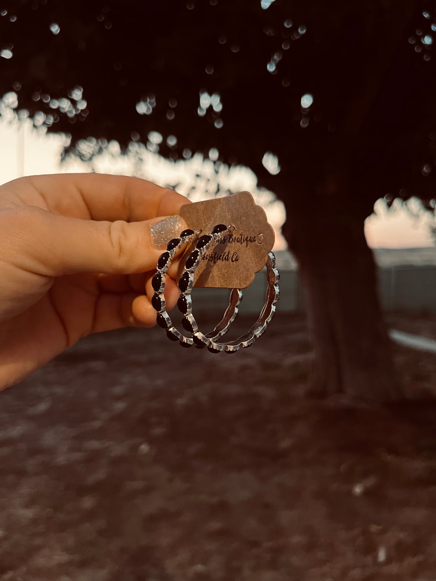 The black hoops