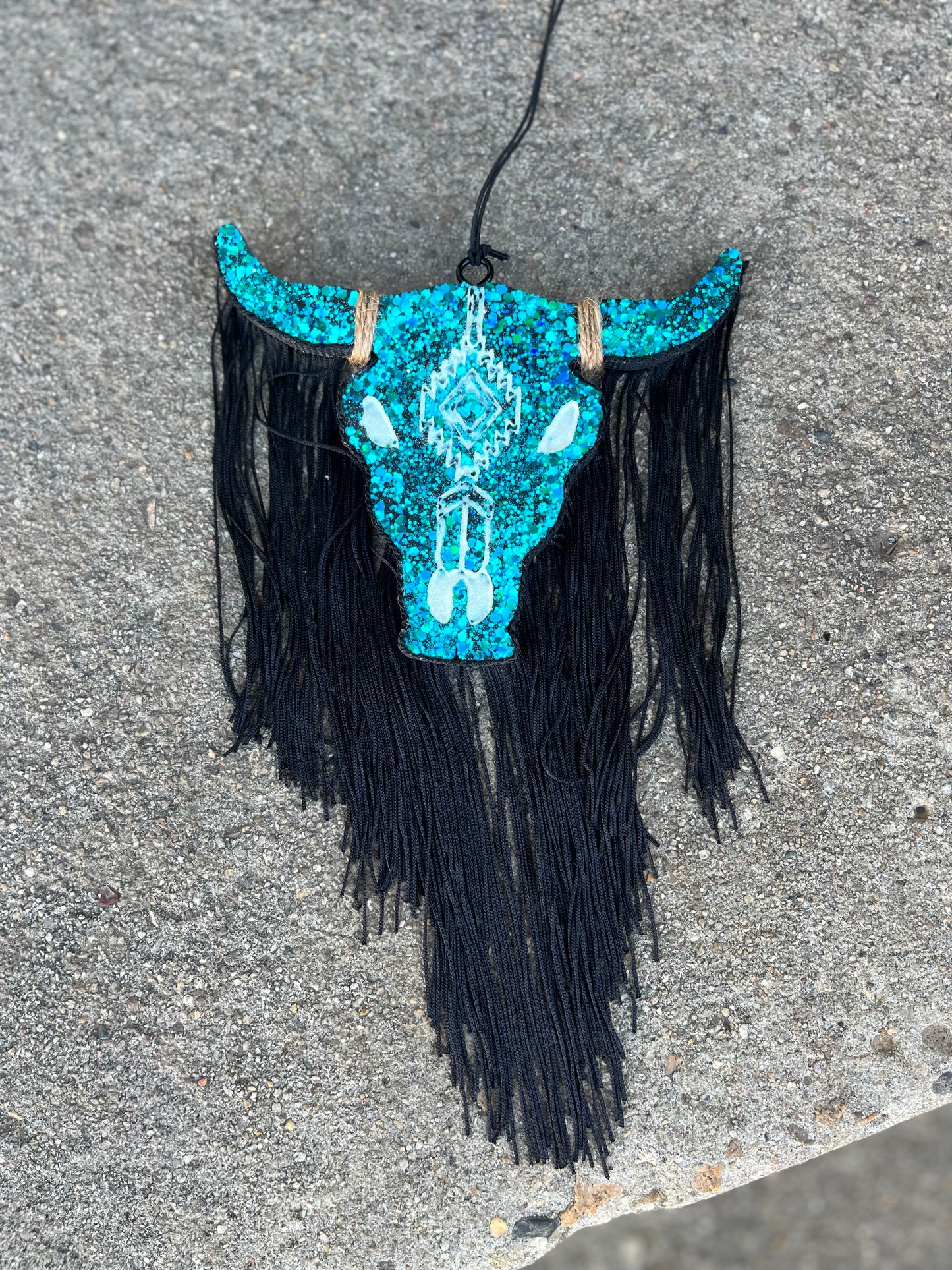Turquoise long horn freshie