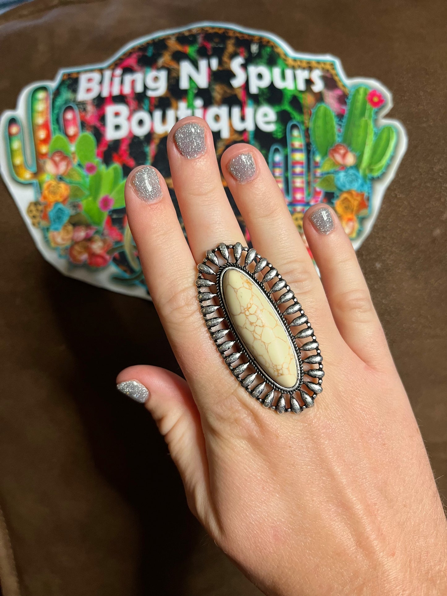 western oval ring