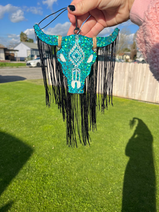 Turquoise long horn freshie